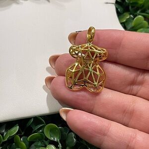 Médium Sketx Line pendant in silver vermeil. Bear size: 2.4 cm.